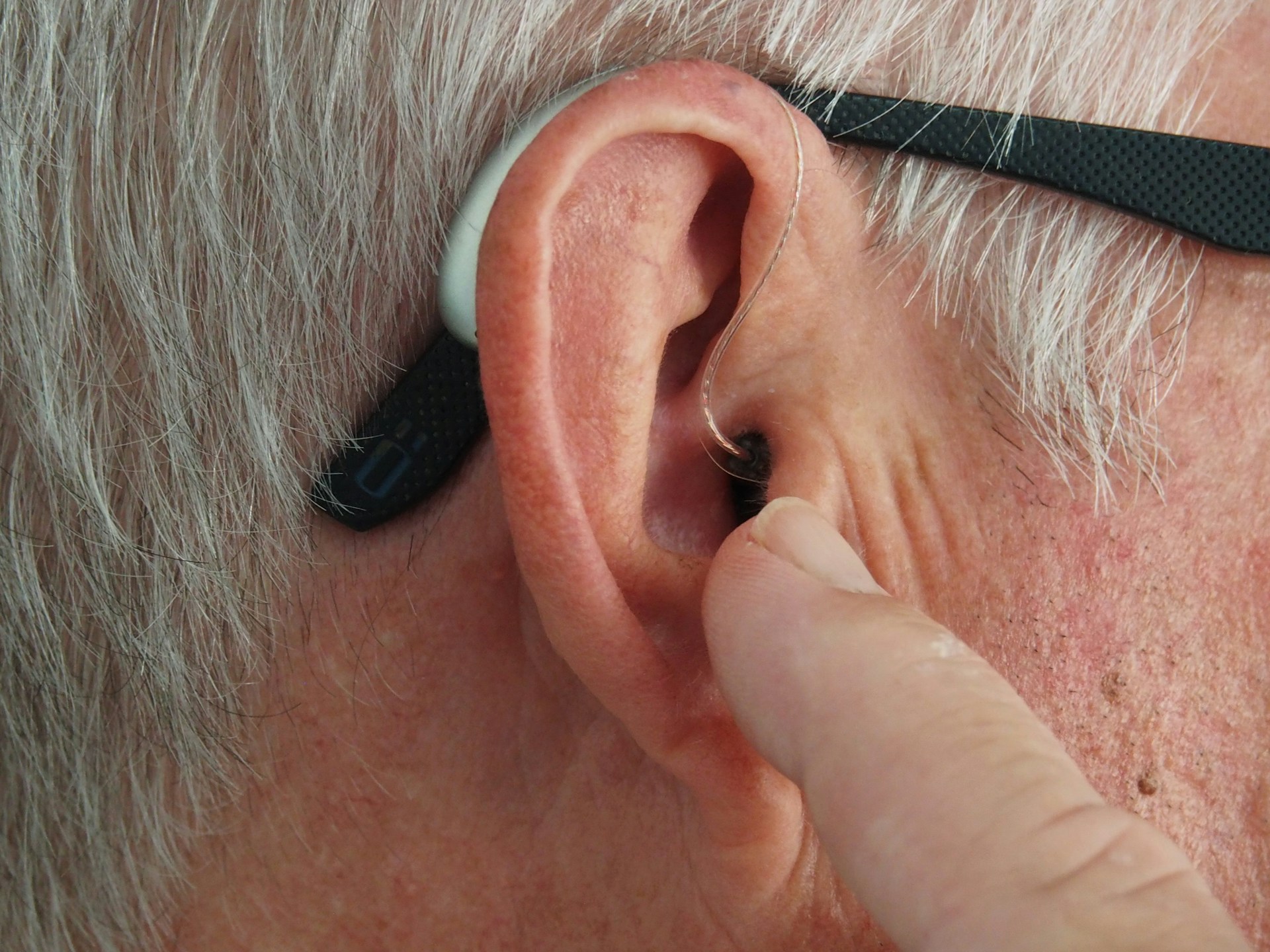 How to Get the Best Hearing Aids Without Overpaying